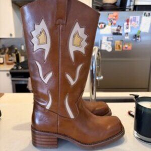 Frye and Co Miranda 10 Flower Size 7.5